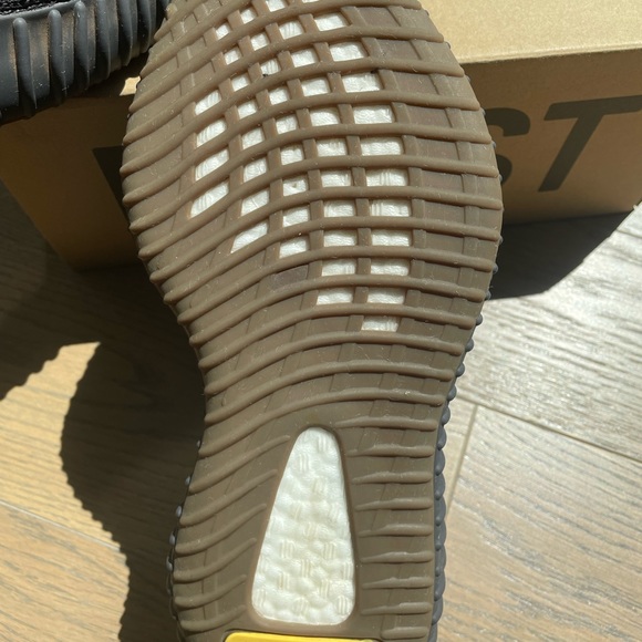 Yeezy boost 350 V2 Cinder, 100% authentic, US men size 7 - Picture 5 of 6